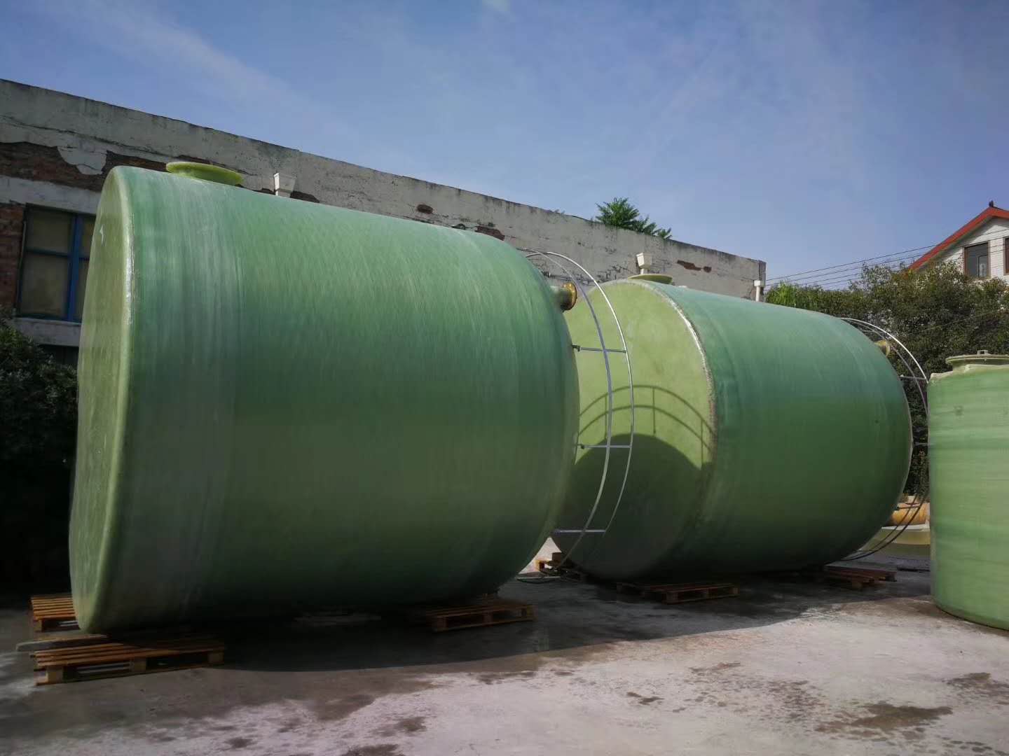 玻璃钢储罐具有优异的抗拉强度-保证容器结构稳定-提供安全保障